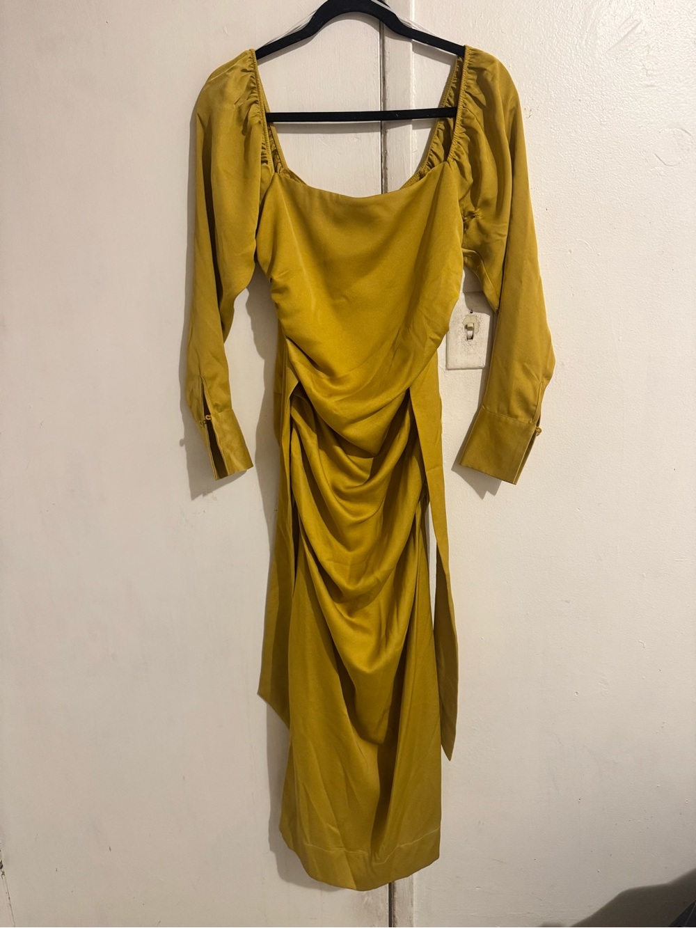 Lulumari Olive-Mustard Ruched Long Sleeve Midi Dress